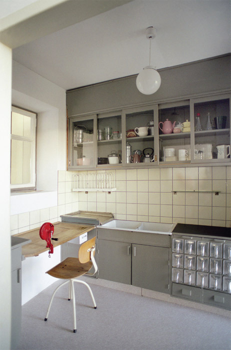 Margarete Schütte-Lihotzky, Frankfurt Kitchen from the Ginnheim-Höhenblick Housing Estate (reconstruction), 1926–27, Frankfurt, 8' 9" x 12' 10" x 6' 10".